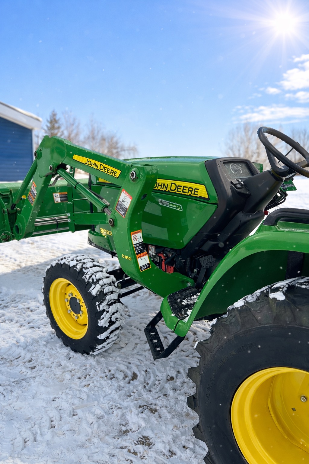 Pre-owned John Deere 3032E tractor for sale photo 3