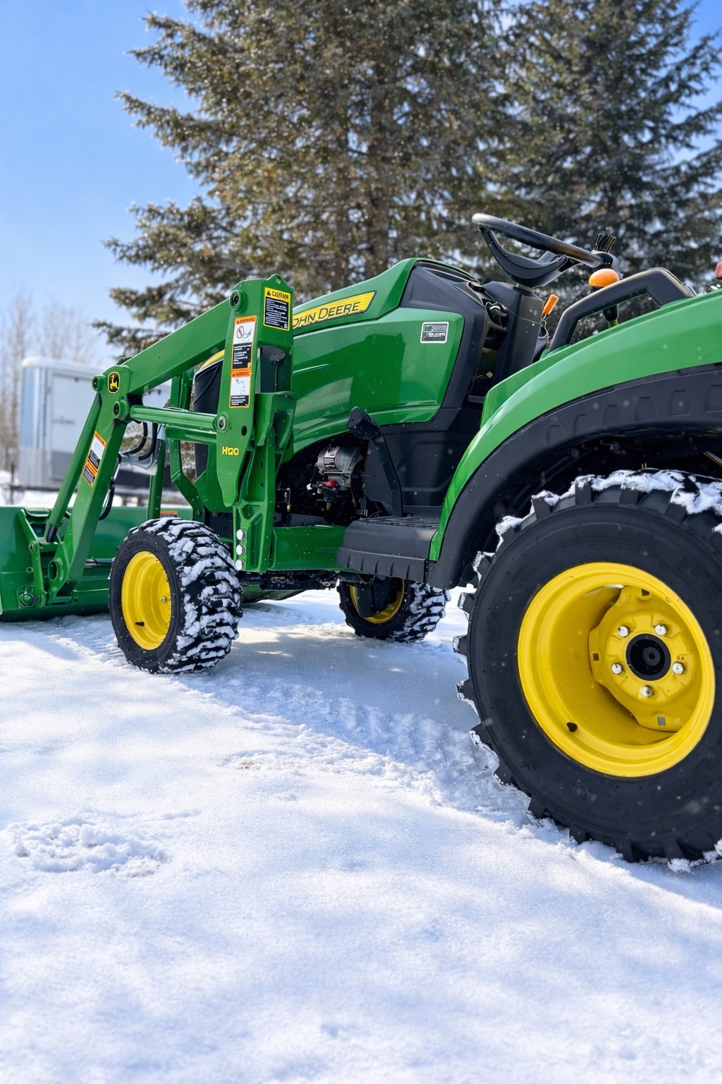 Pre-owned John Deere 1023E tractor for sale photo 7